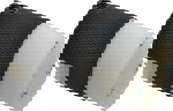 Straight Blade Connector: Hospital, 5-20R, 125VAC, Black & White